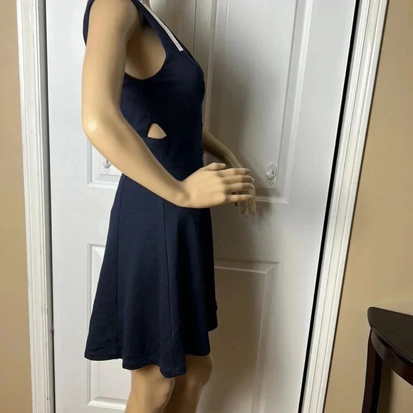 ANTHROPOLOGIE. CUT OUT MINI FIT & FLARE BLUE DRESS WITH FRONT ZIPPER - Picture 8 of 14